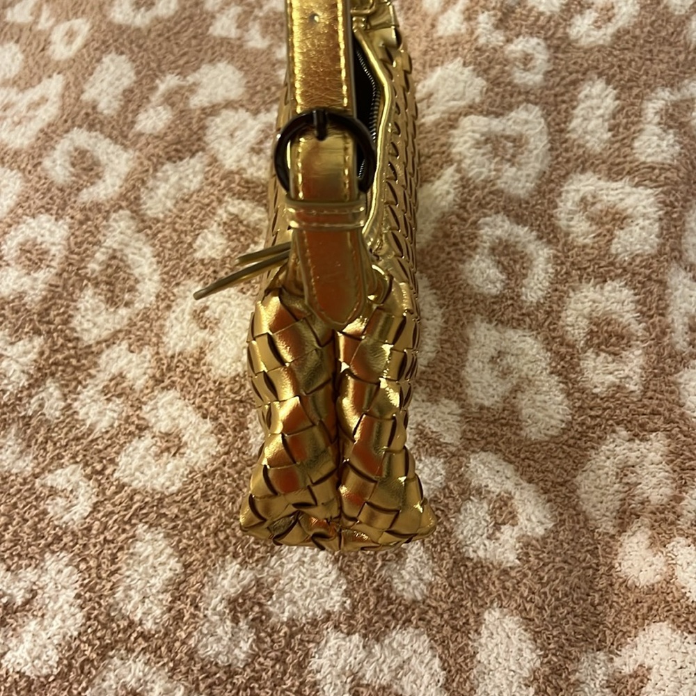 Woven Faux Leather Gold Purse - Picture 8 of 9